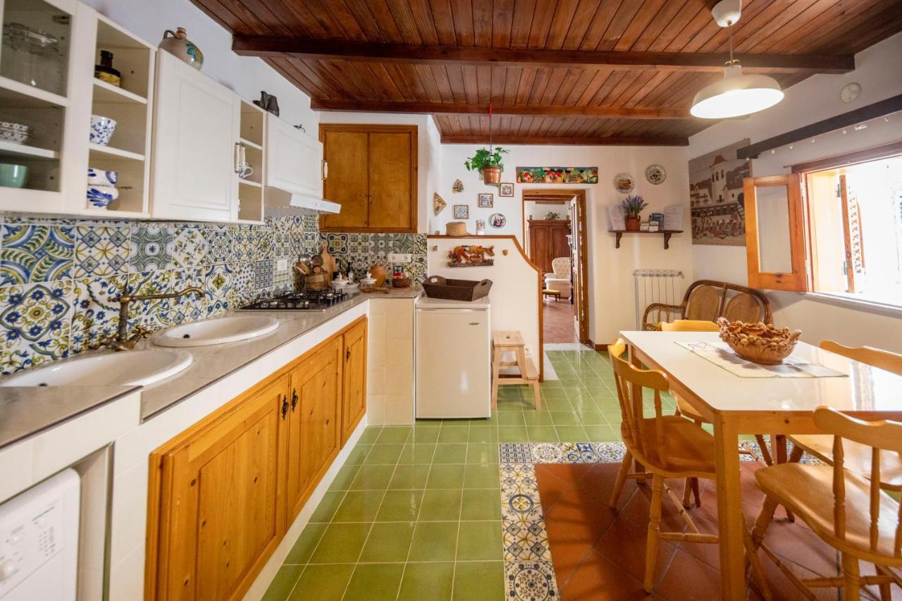 Familyholidays La Finestra Di Fronte Cefalù Eksteriør bilde