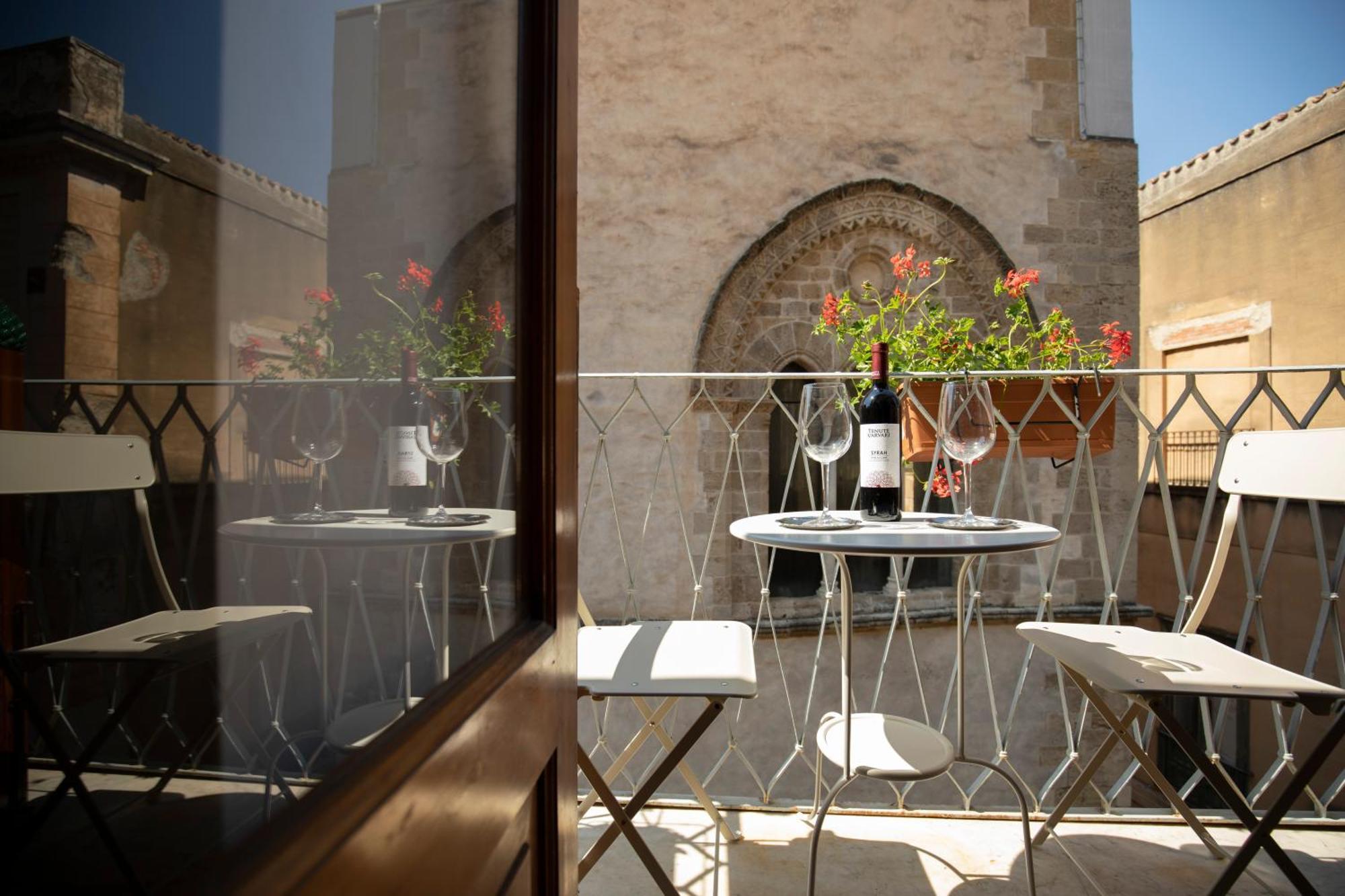 Familyholidays La Finestra Di Fronte Cefalù Eksteriør bilde